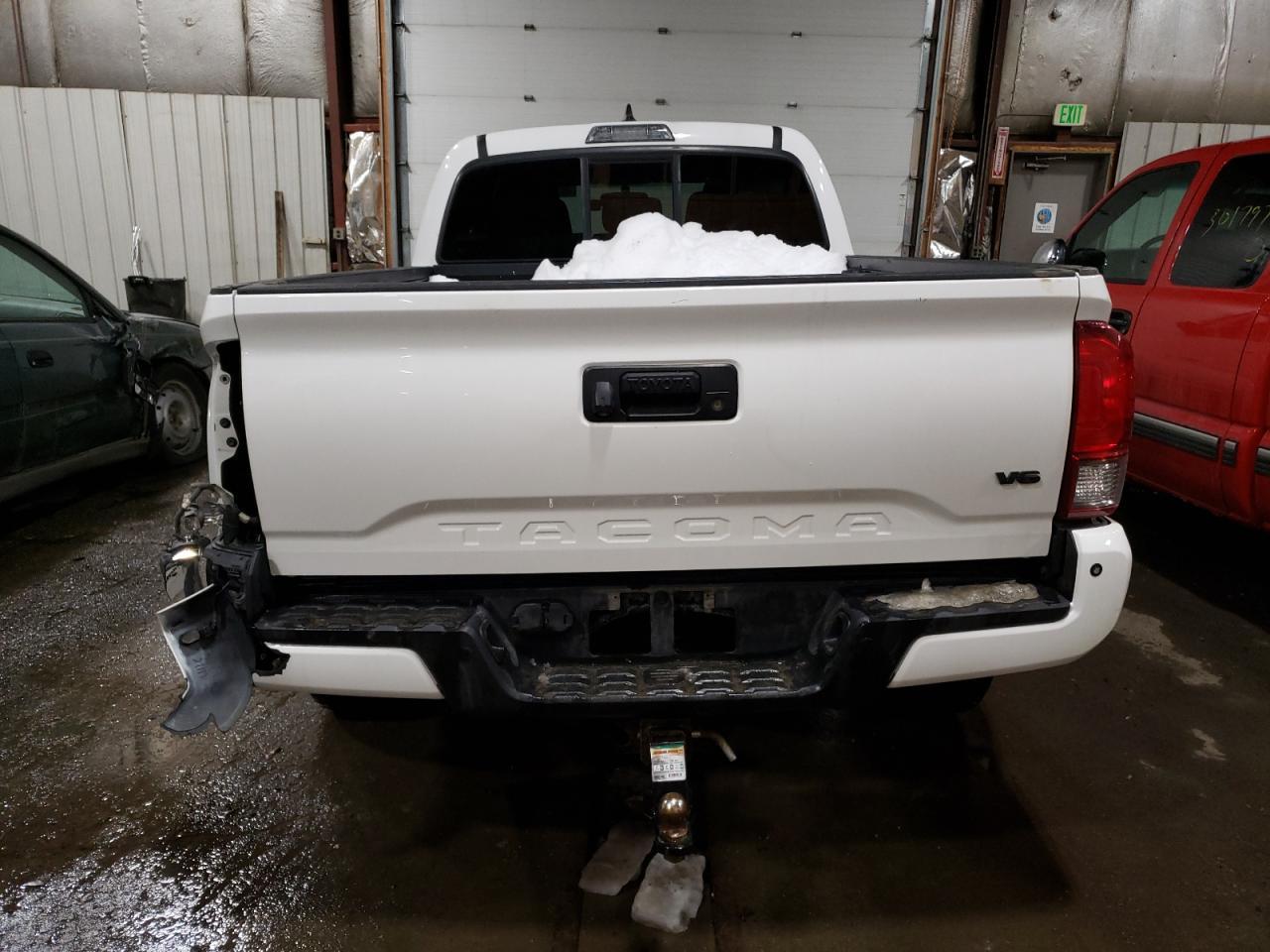 2016 TOYOTA TACOMA DOU - Фото 6