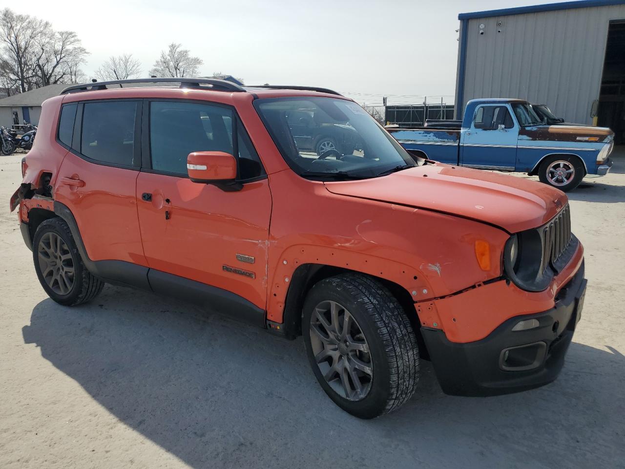 2016 JEEP RENEGADE L - Image 4