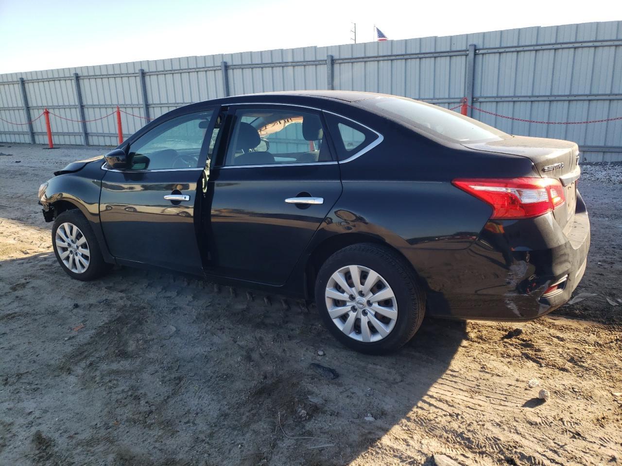 2017 NISSAN SENTRA S - Фото 2
