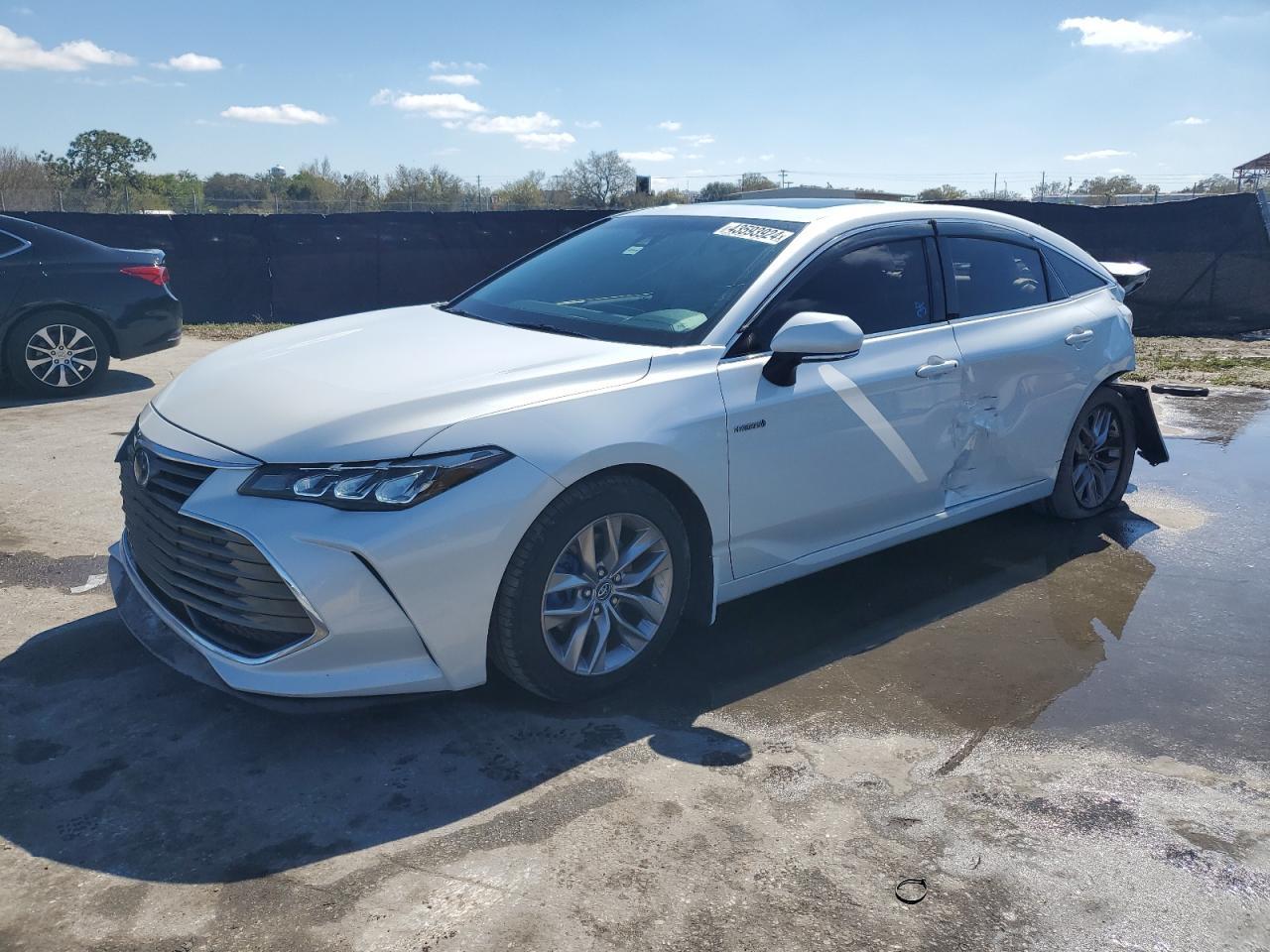 2019 TOYOTA AVALON XLE