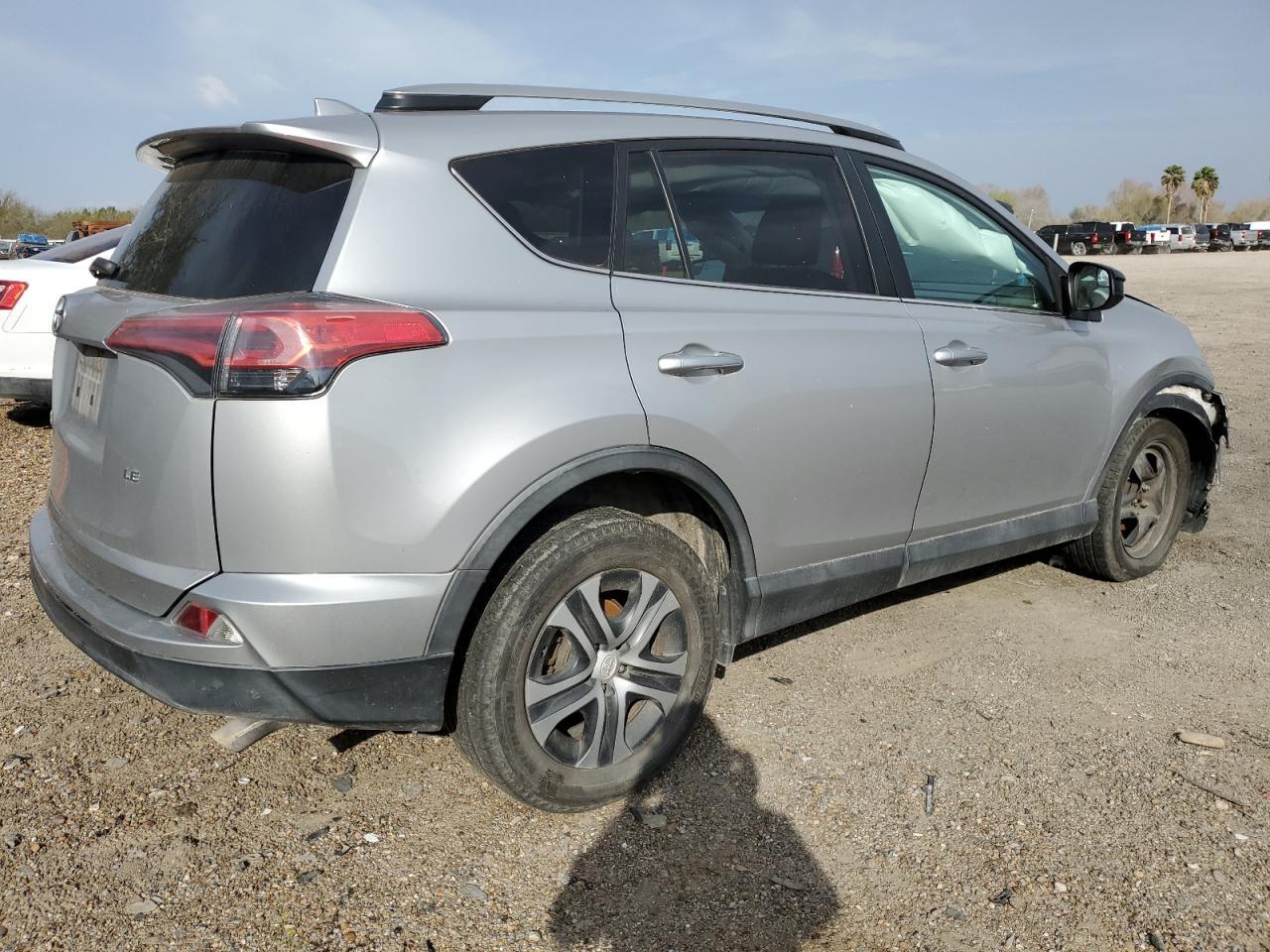 2018 TOYOTA RAV4 LE - Image 3