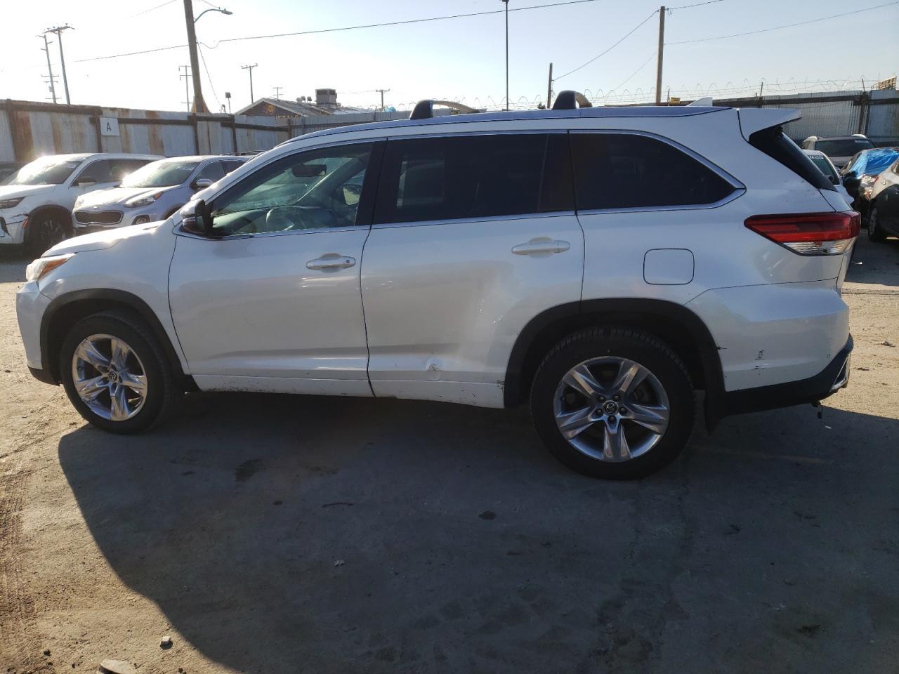 2018 TOYOTA HIGHLANDER - Image 2