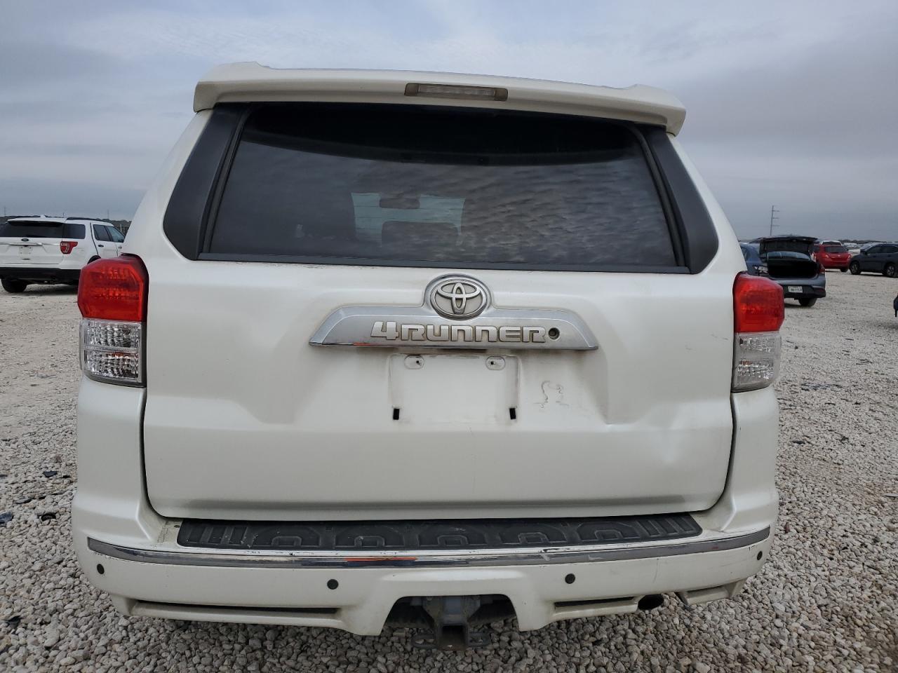 2011 TOYOTA 4RUNNER SR - Image 6