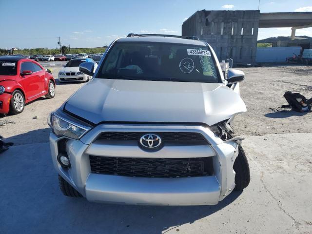2019 Toyota 4Runner Sr5 - Image 5
