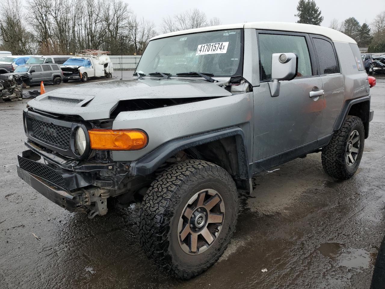 2010 TOYOTA FJ CRUISER car image