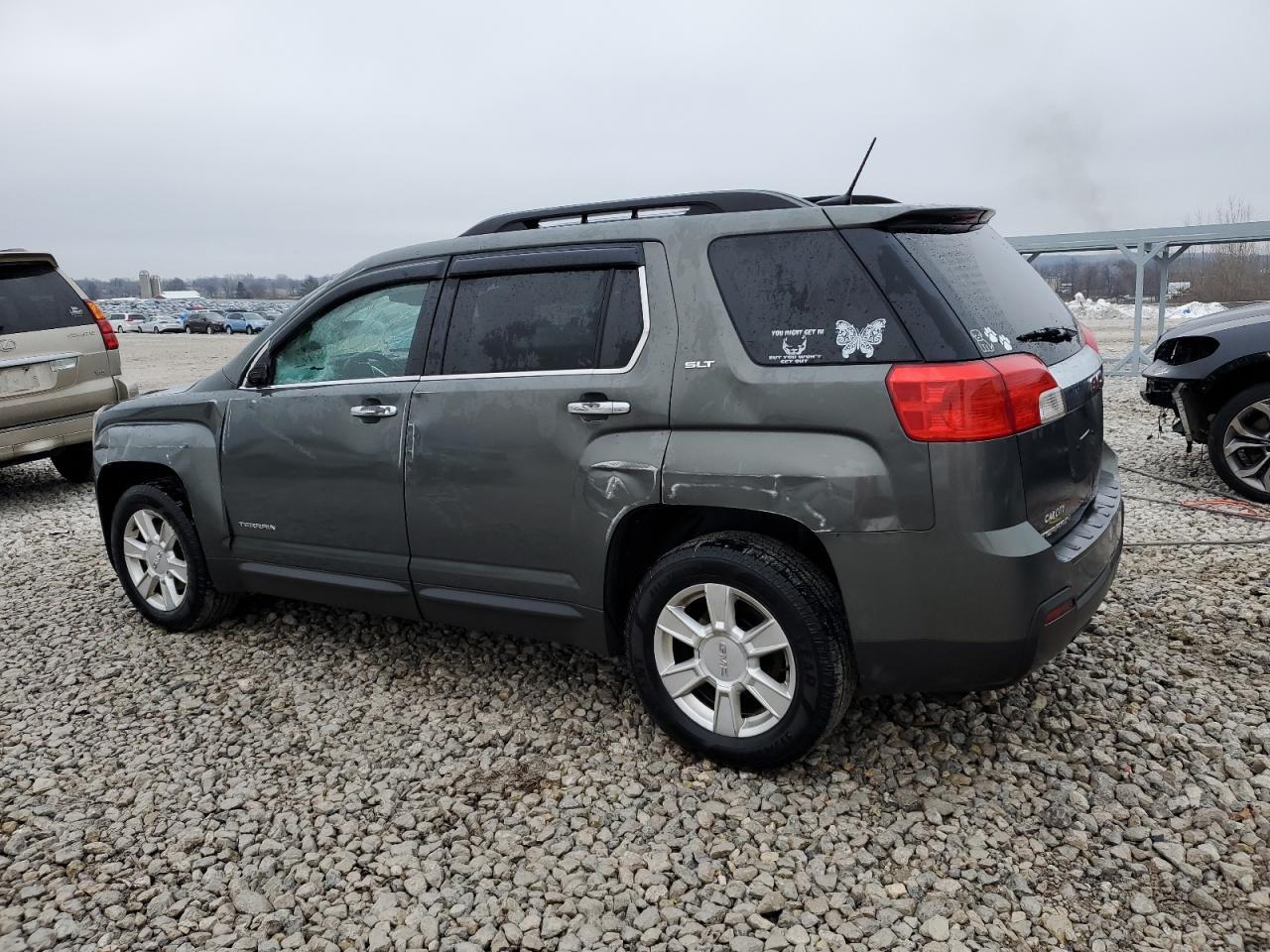 2013 GMC TERRAIN SL - Image 2