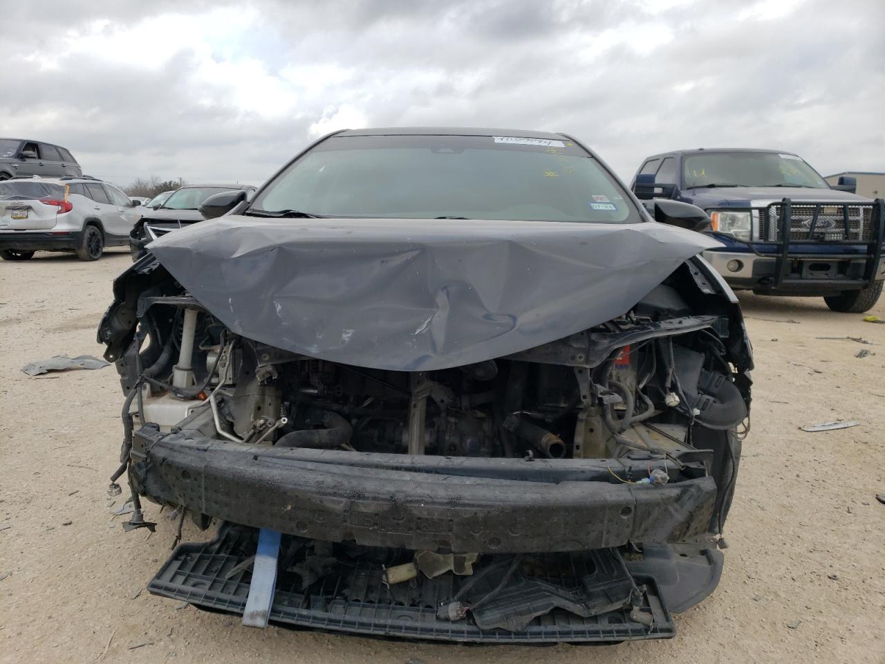2019 TOYOTA COROLLA L - Фото 5