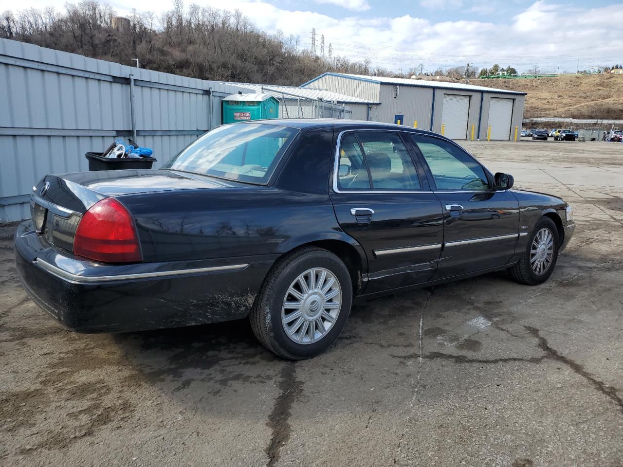 2010 MERCURY GRAND MARQ - Фото 3
