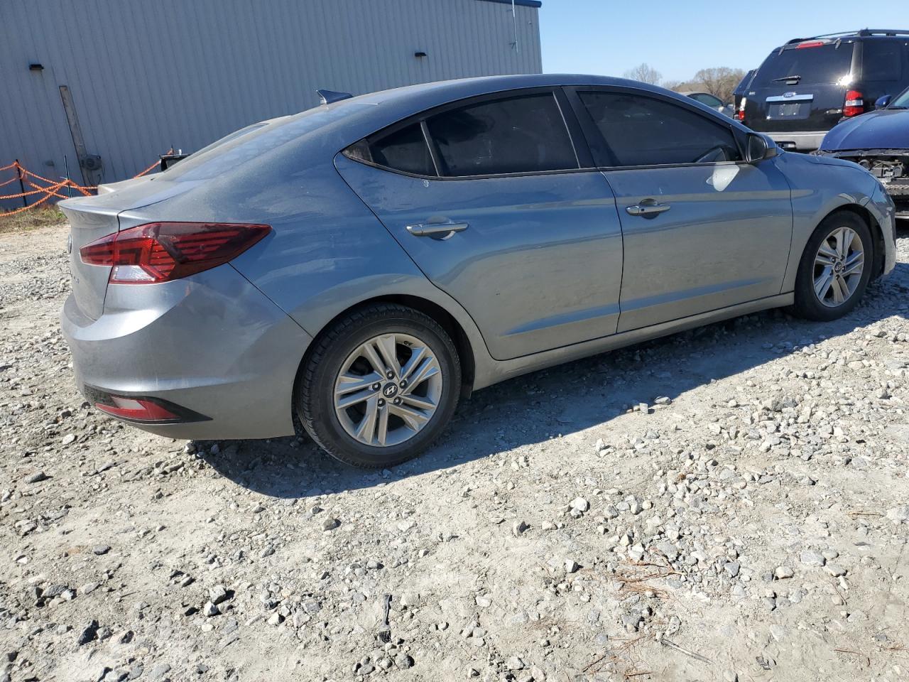 2019 HYUNDAI ELANTRA SE - Фото 3