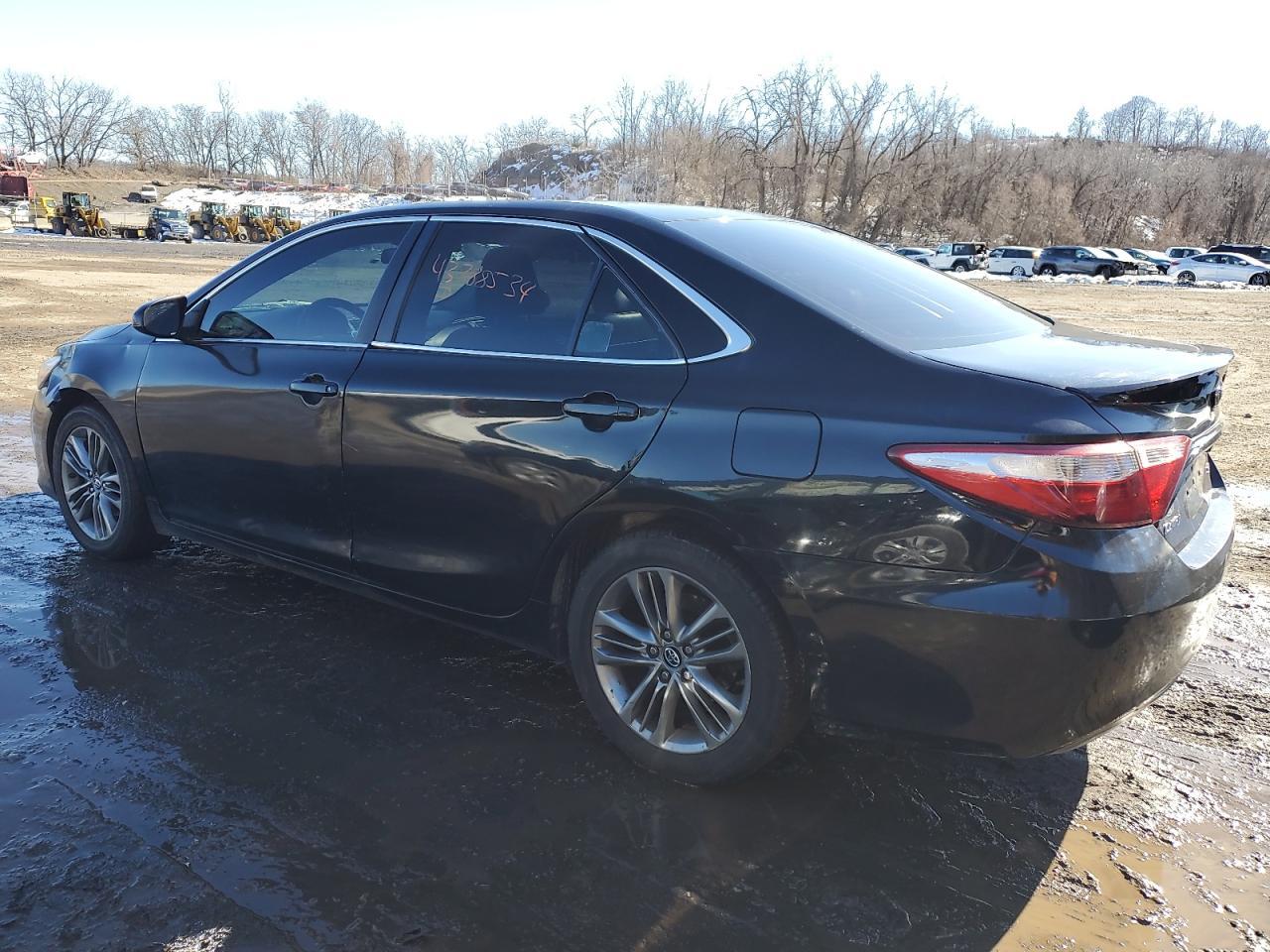2016 TOYOTA CAMRY LE - Фото 2