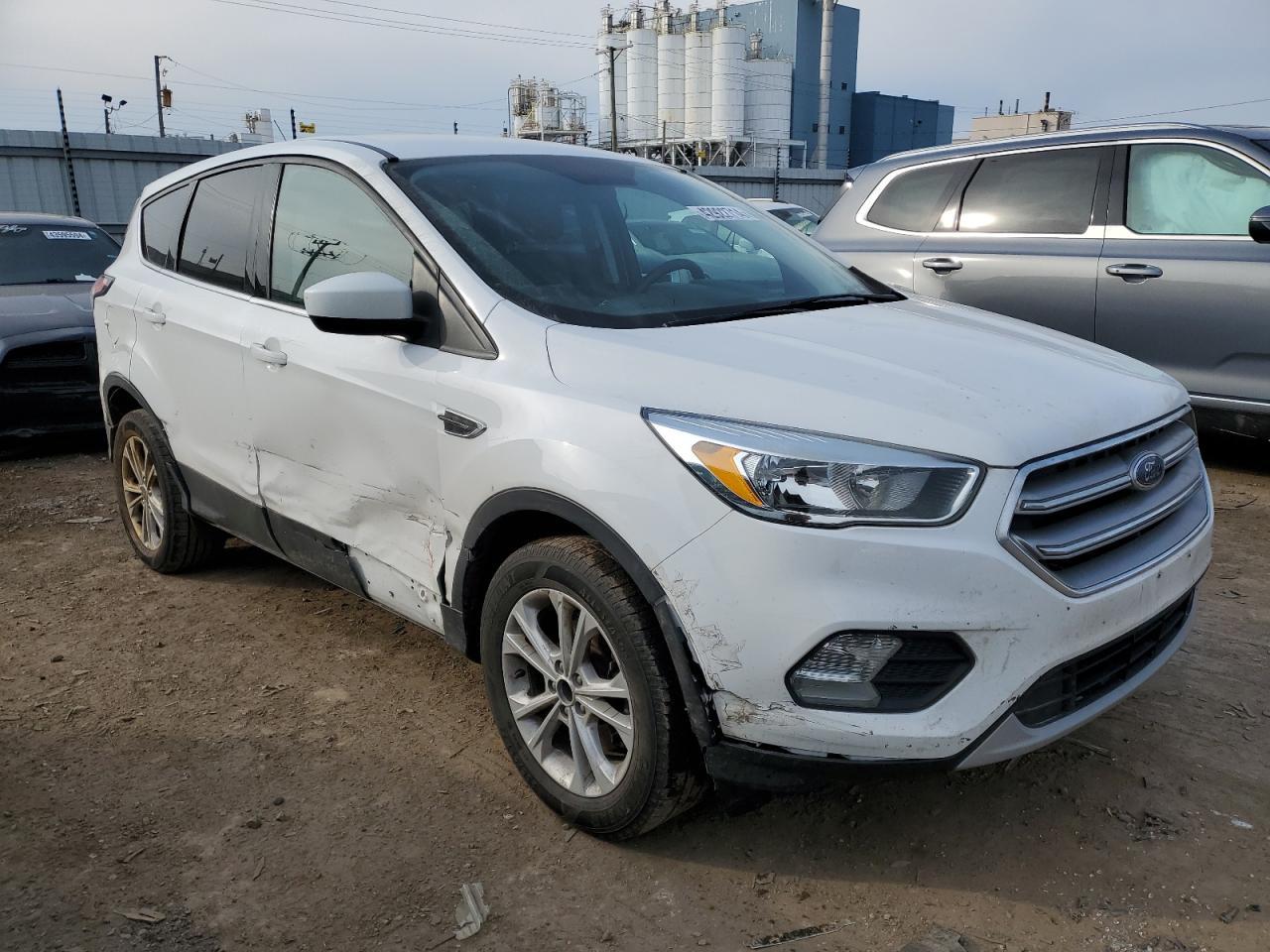 2017 FORD ESCAPE SE - Фото 4