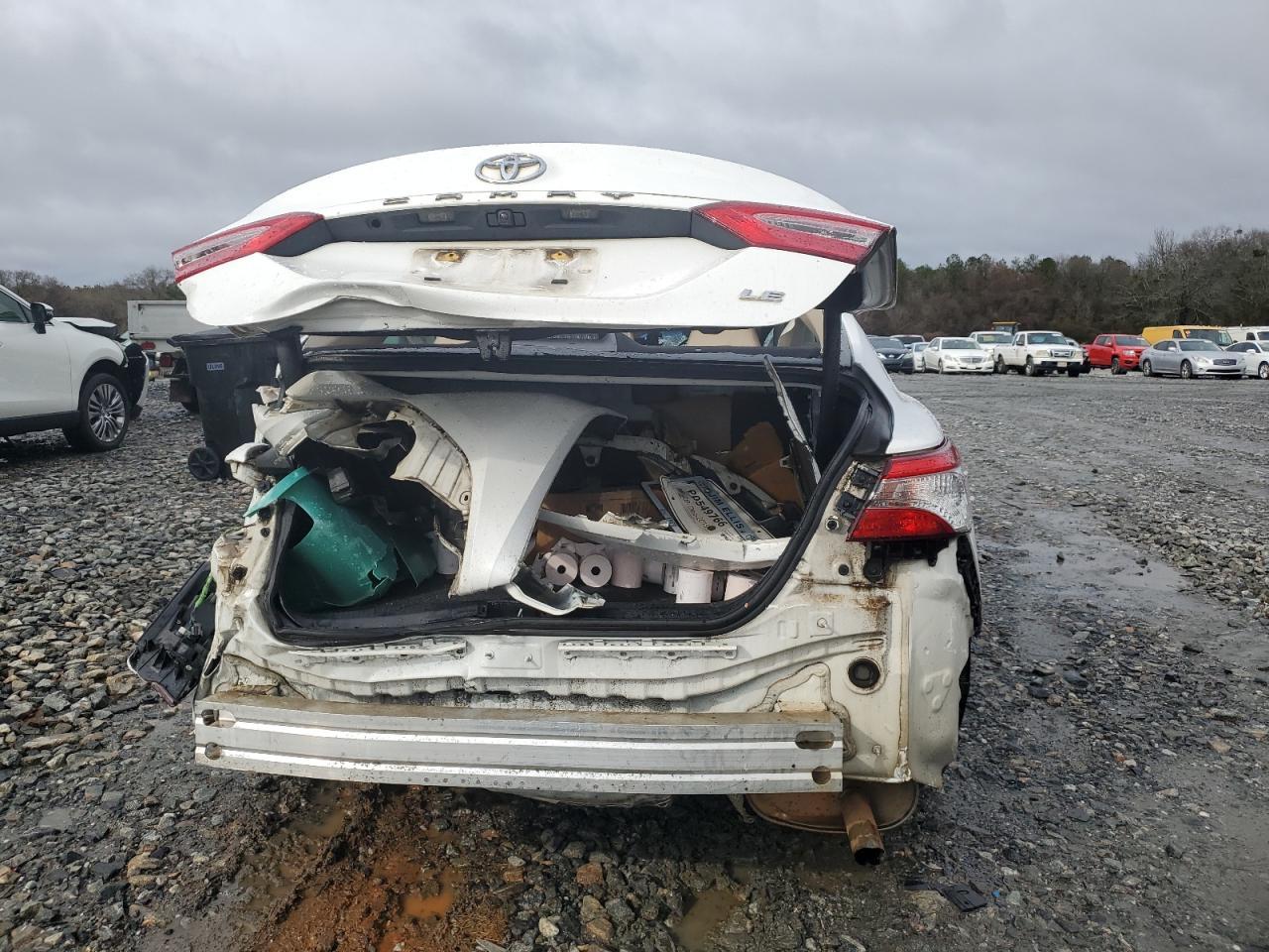 2019 TOYOTA CAMRY L - Image 6