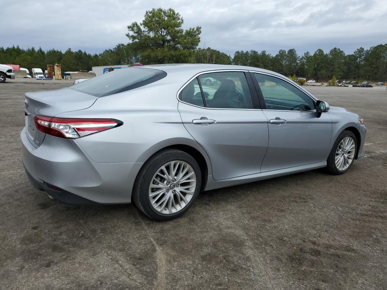 2018 TOYOTA CAMRY L - Фото 3