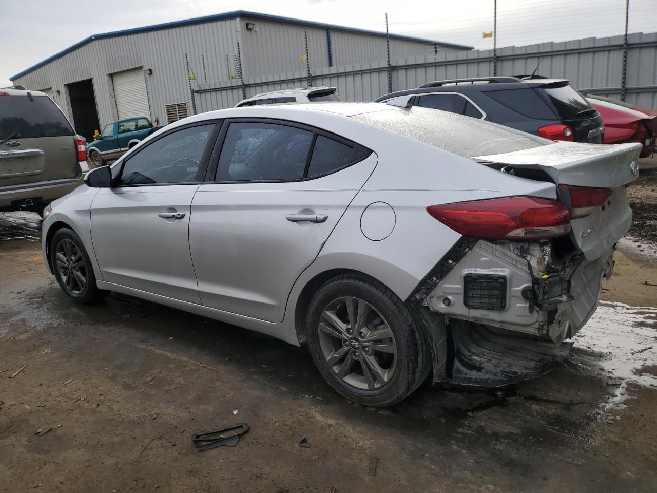 2018 HYUNDAI ELANTRA SE - Image 2
