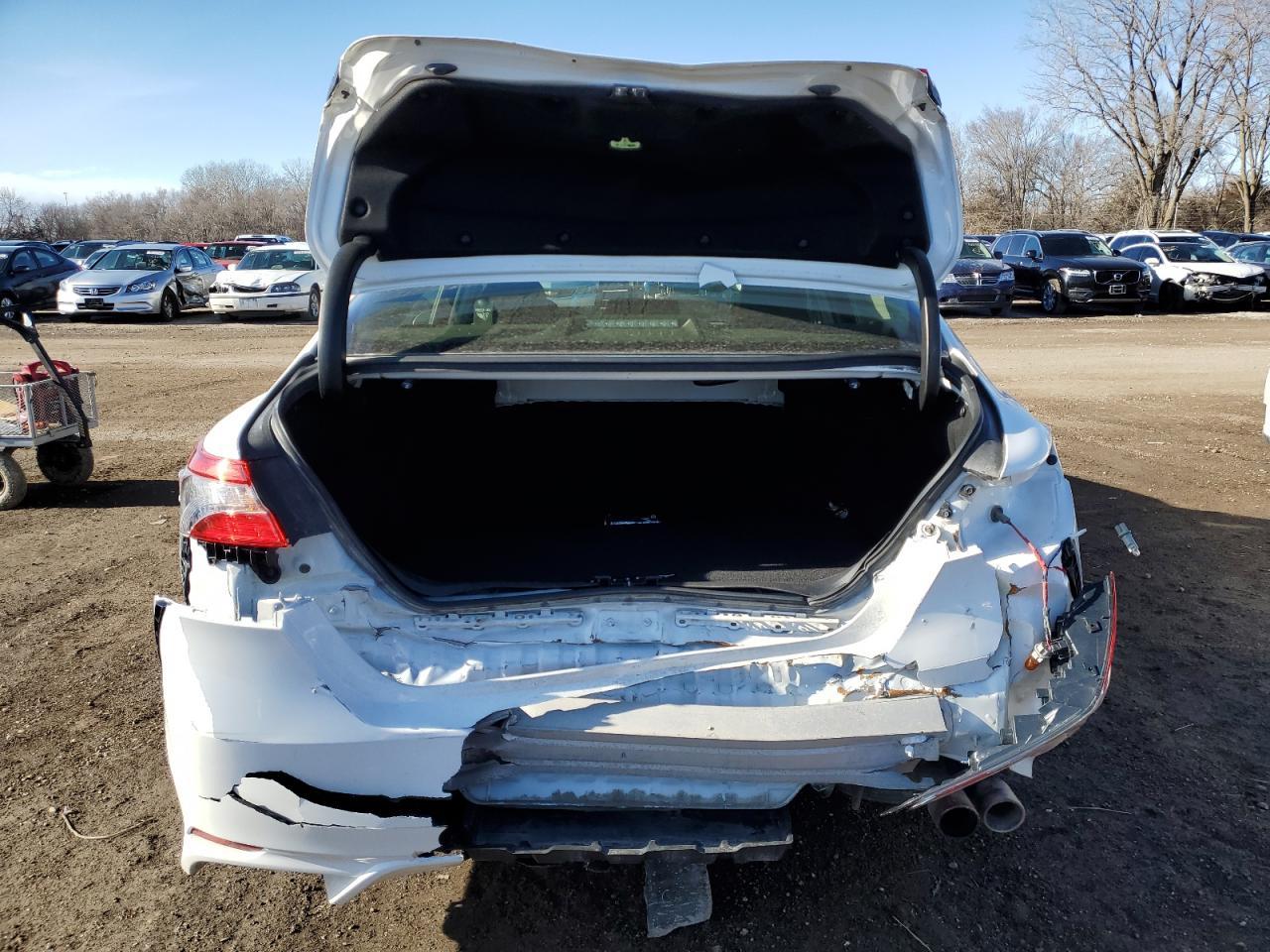 2018 TOYOTA CAMRY L - Фото 6