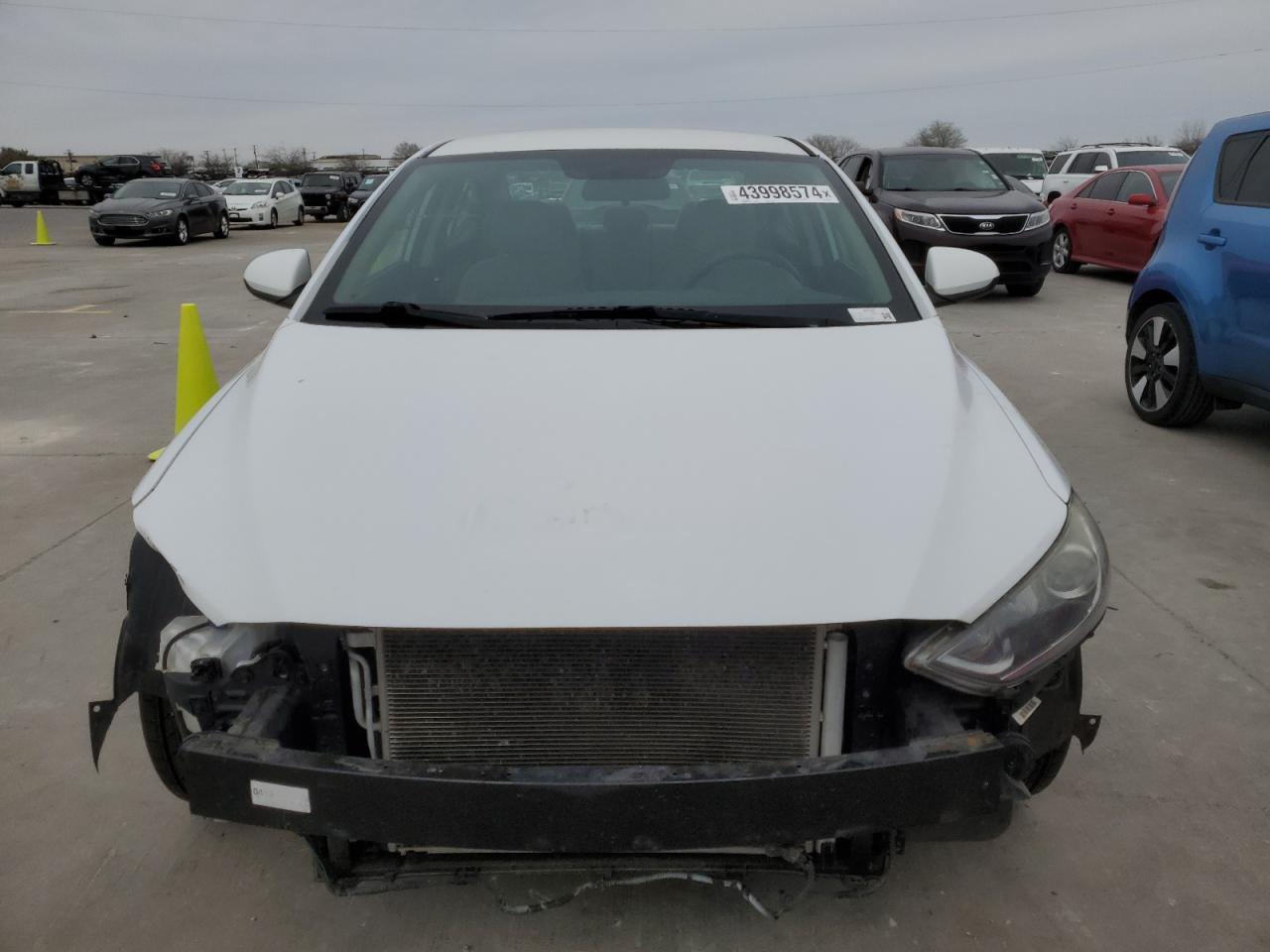 2018 HYUNDAI ELANTRA SE - Фото 5