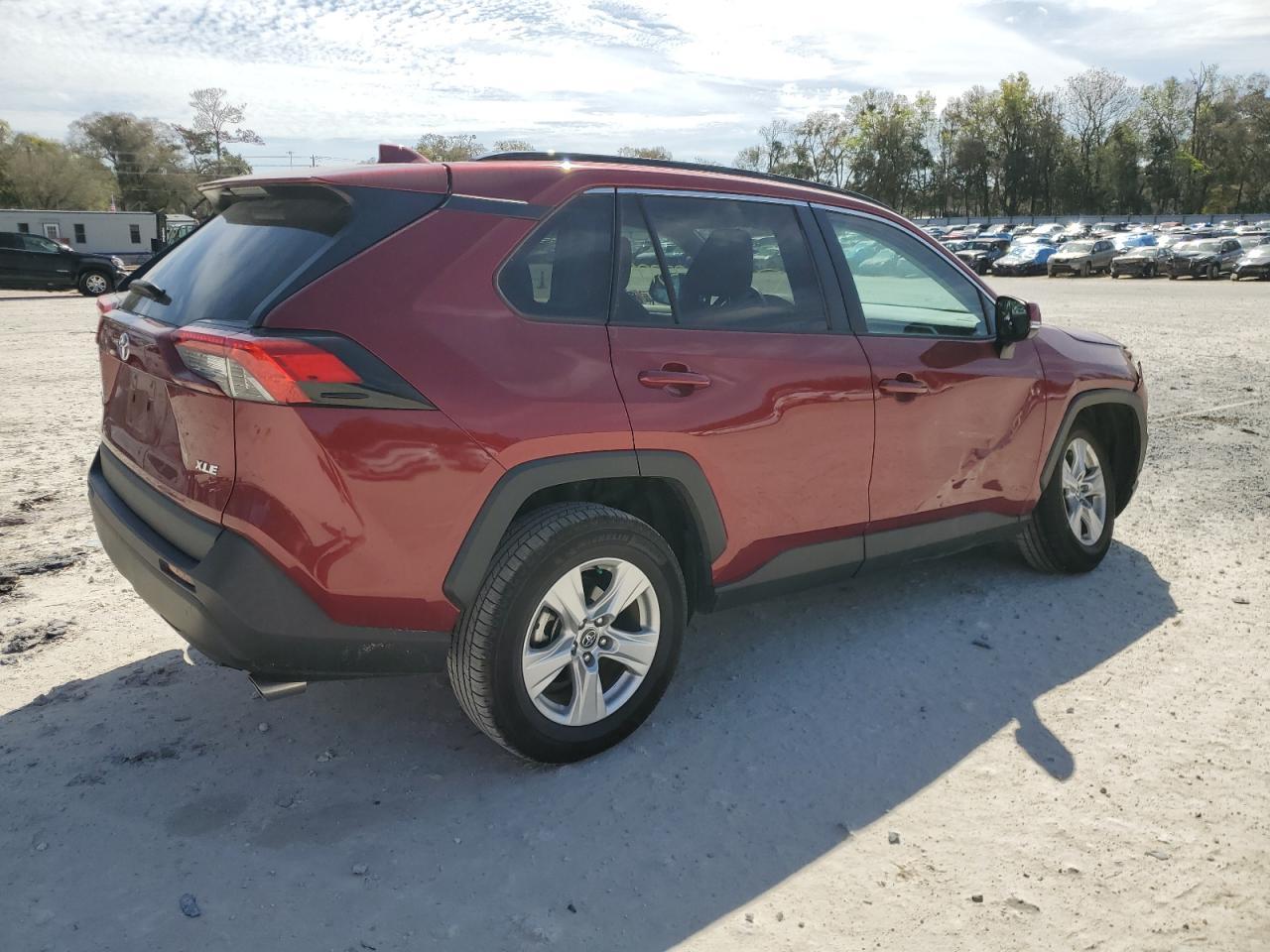 2020 TOYOTA RAV4 XLE - Image 3