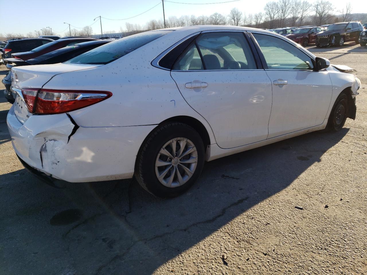 2015 TOYOTA CAMRY LE - Image 3