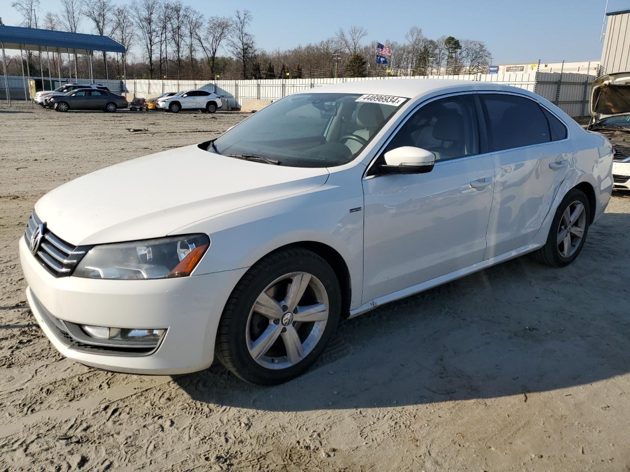 2015 VOLKSWAGEN PASSAT S