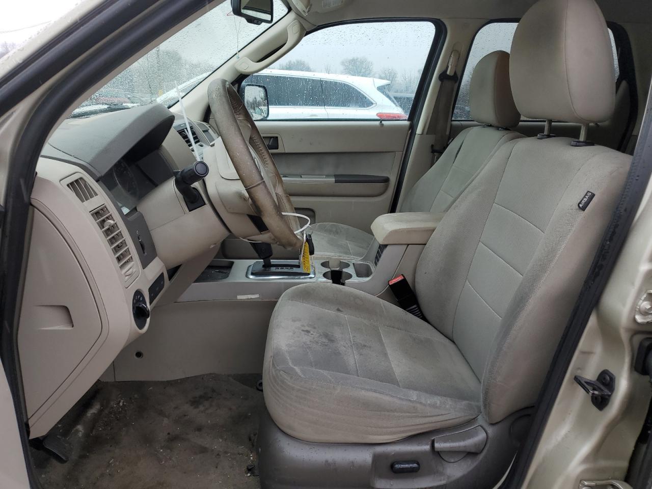 2010 FORD ESCAPE XLT - Image 7