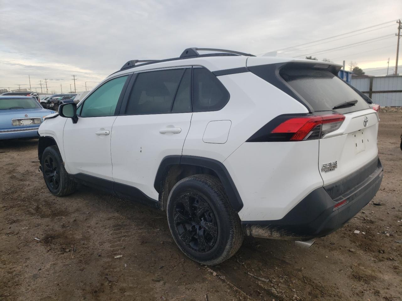 2021 TOYOTA RAV4 LE - Фото 2