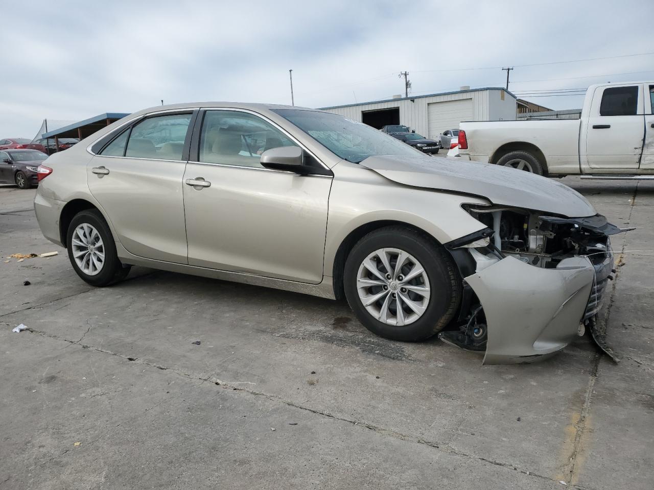 2016 TOYOTA CAMRY LE - Фото 4