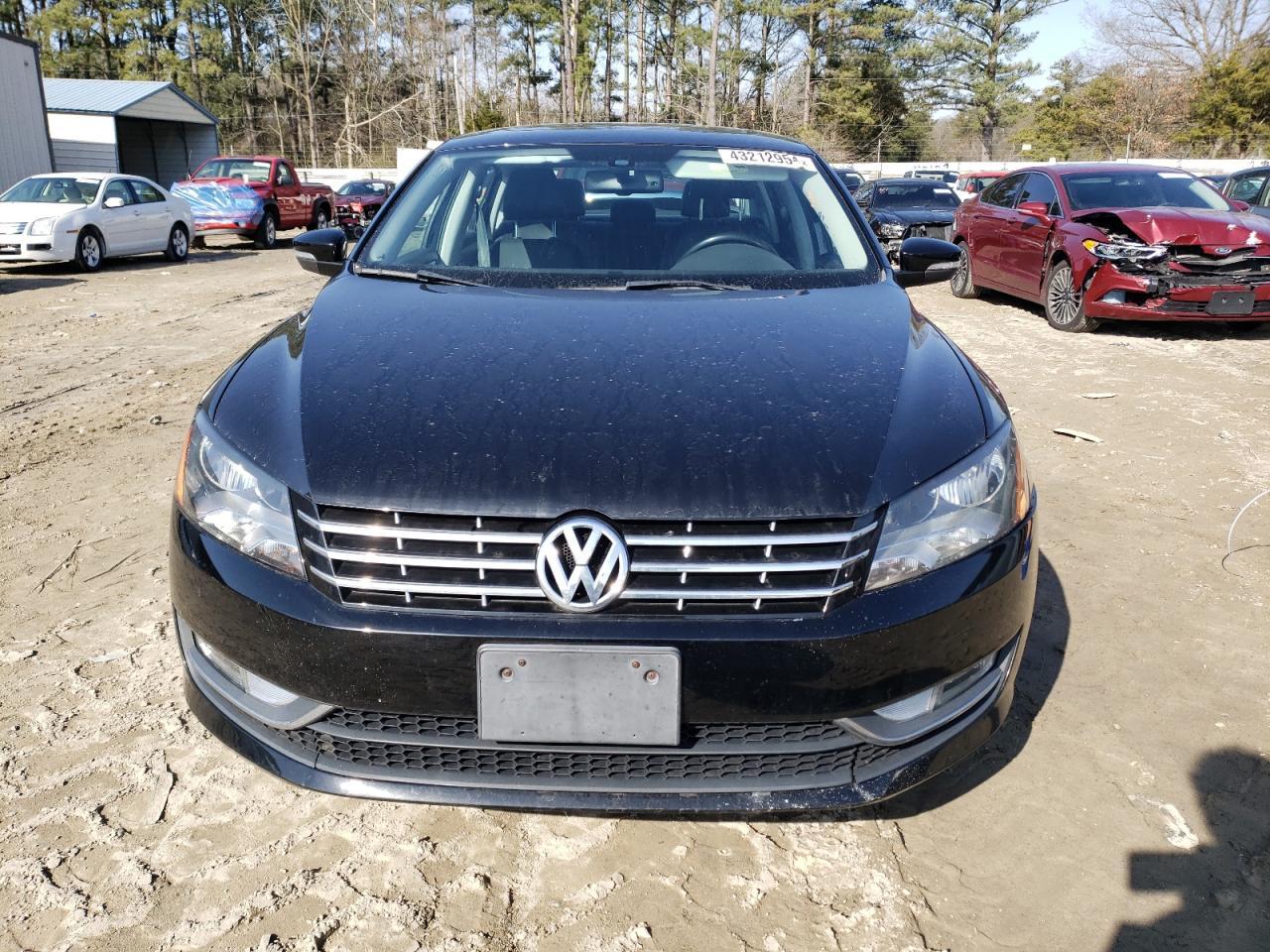 2013 VOLKSWAGEN PASSAT SE - Фото 5