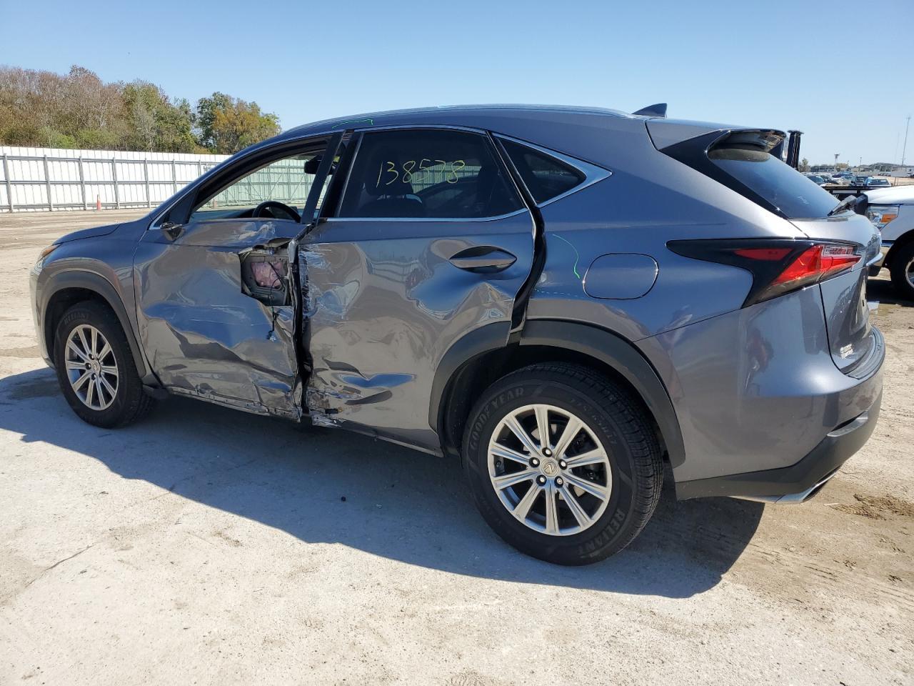 2017 LEXUS NX 200T BA - Фото 2
