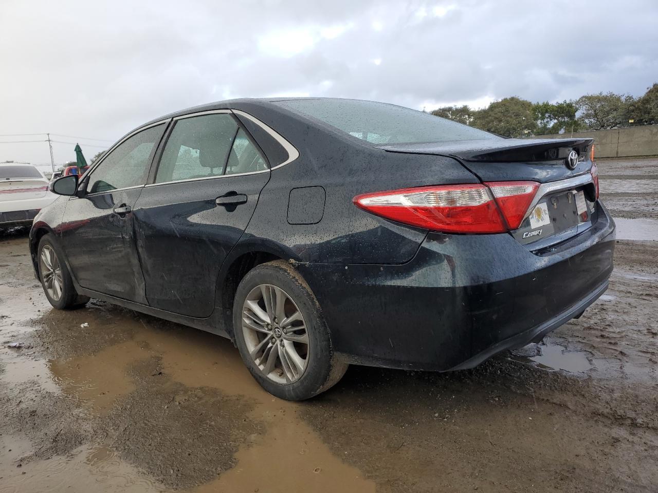 2015 TOYOTA CAMRY LE - Image 2