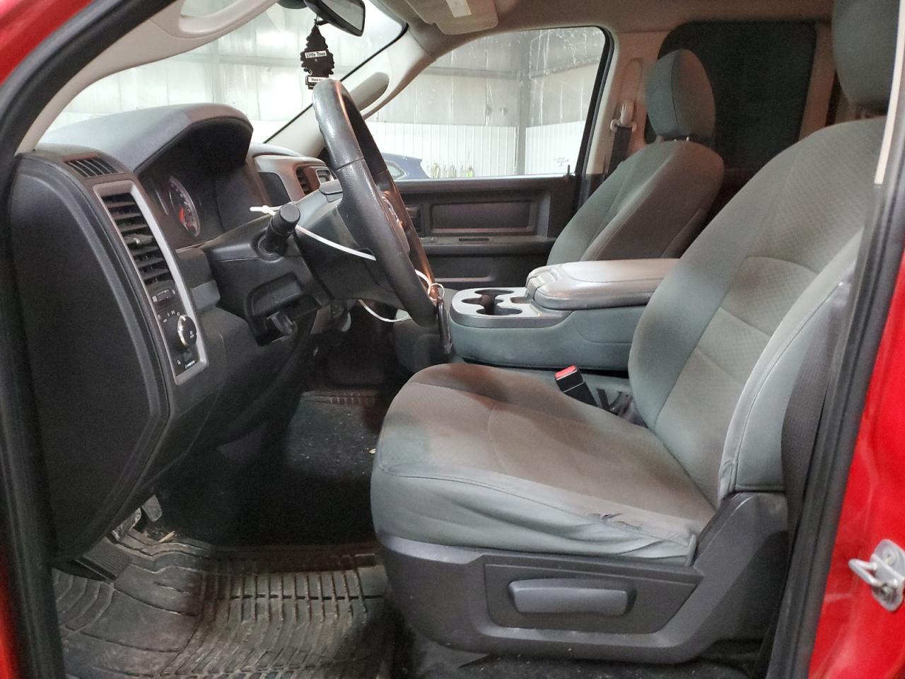 2014 RAM 1500 ST - Image 7