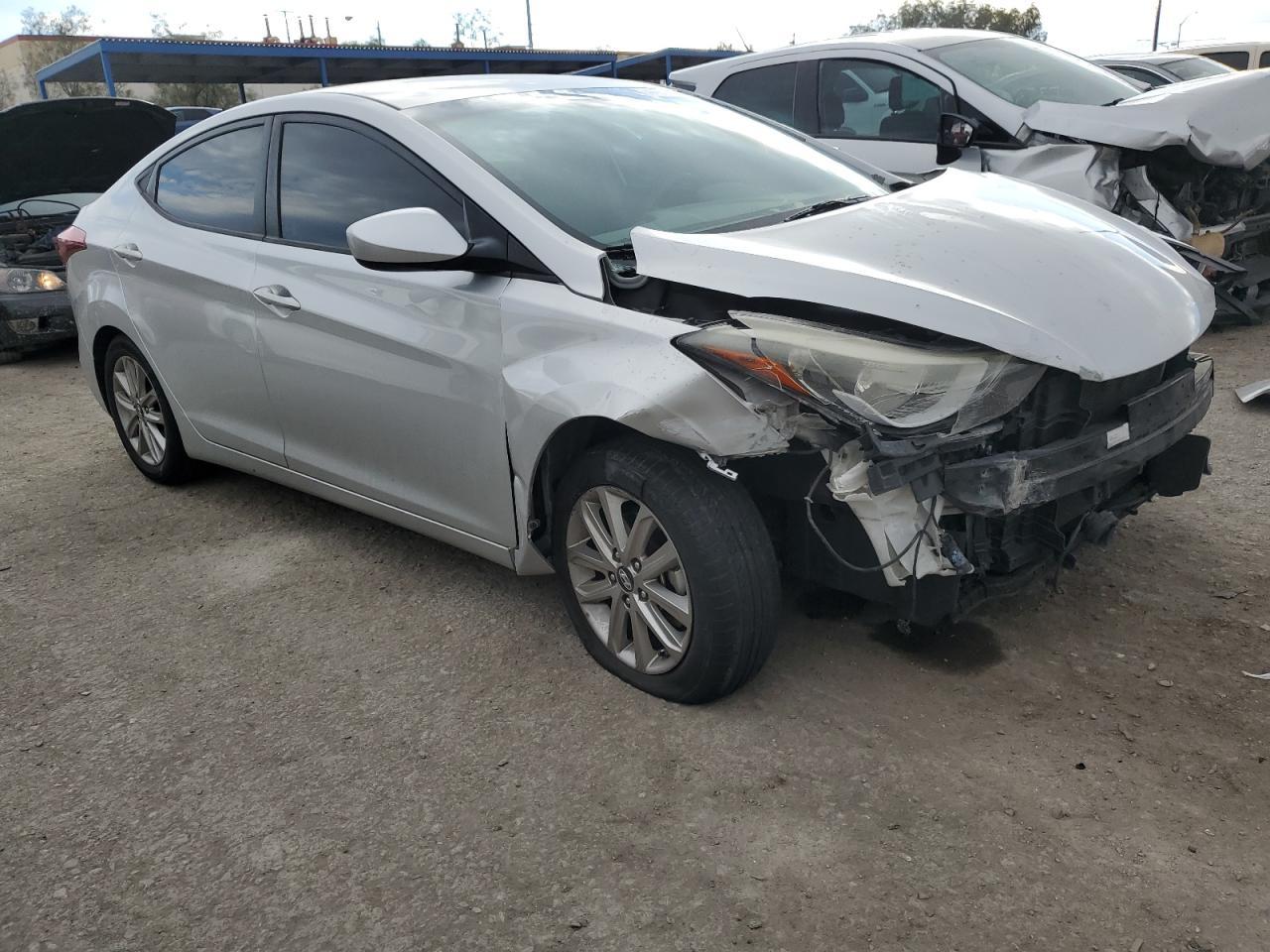 2015 HYUNDAI ELANTRA SE - Image 4
