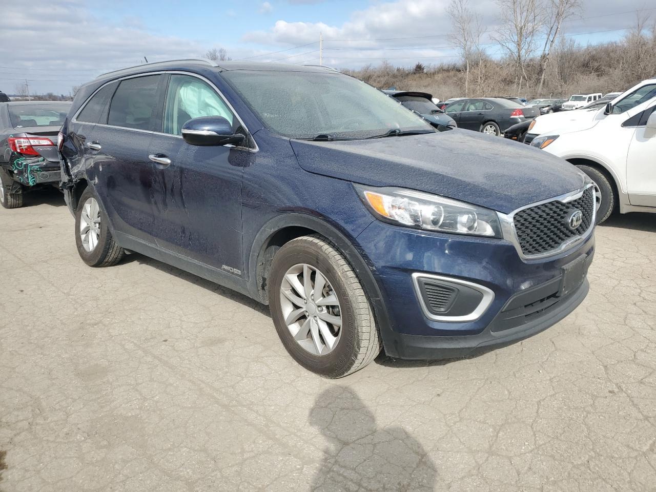 2016 KIA SORENTO LX - Image 4