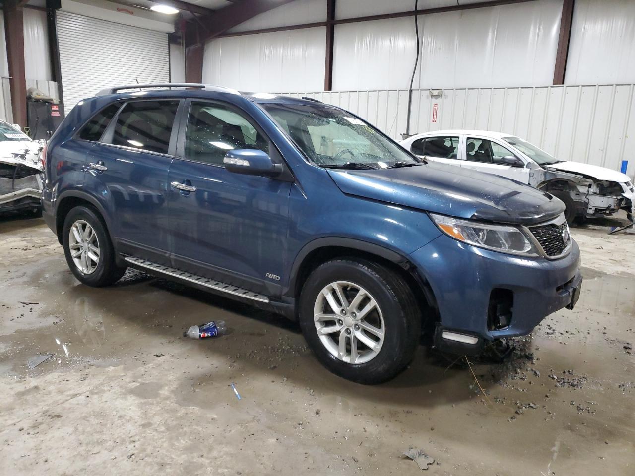 2014 KIA SORENTO LX - Image 4