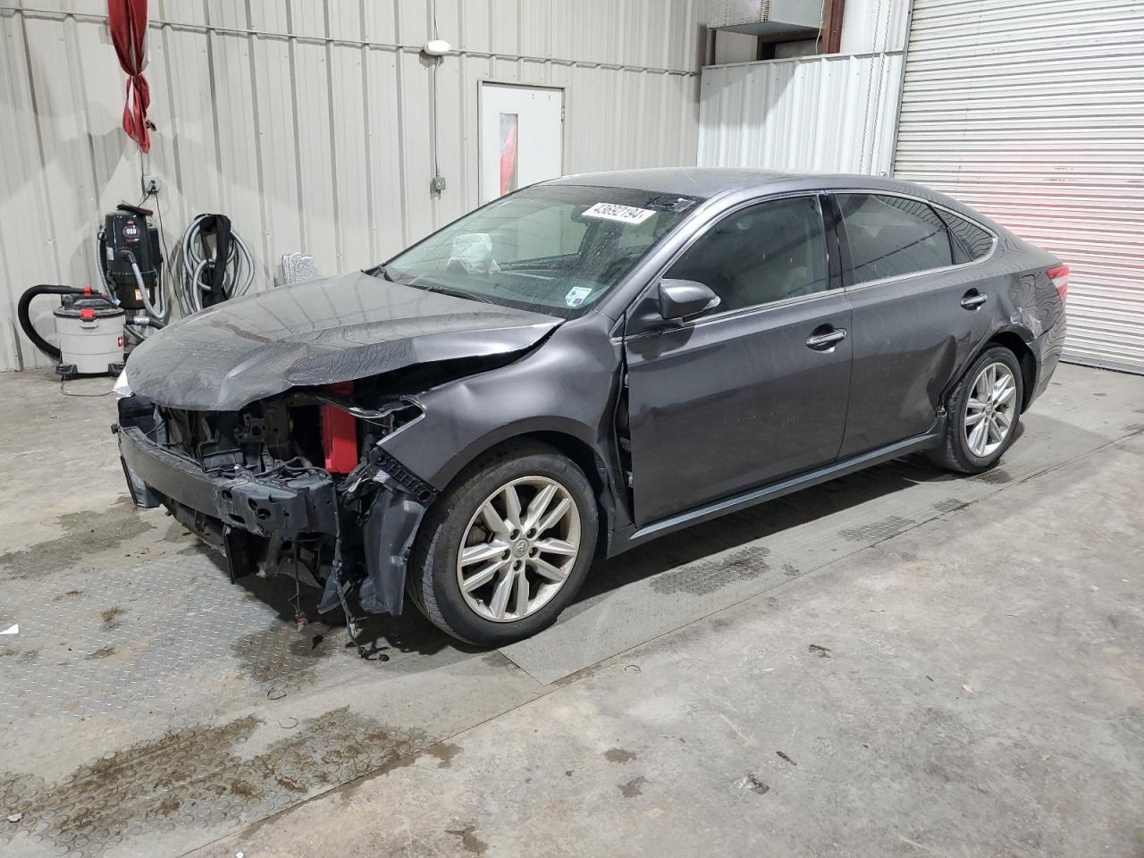 2015 TOYOTA AVALON XLE