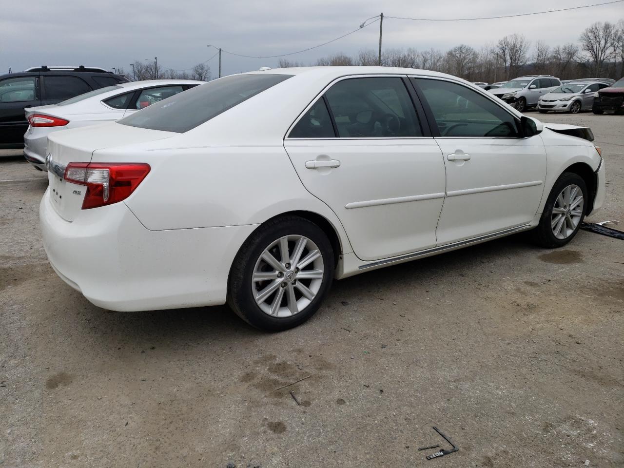 2014 TOYOTA CAMRY L - Image 3