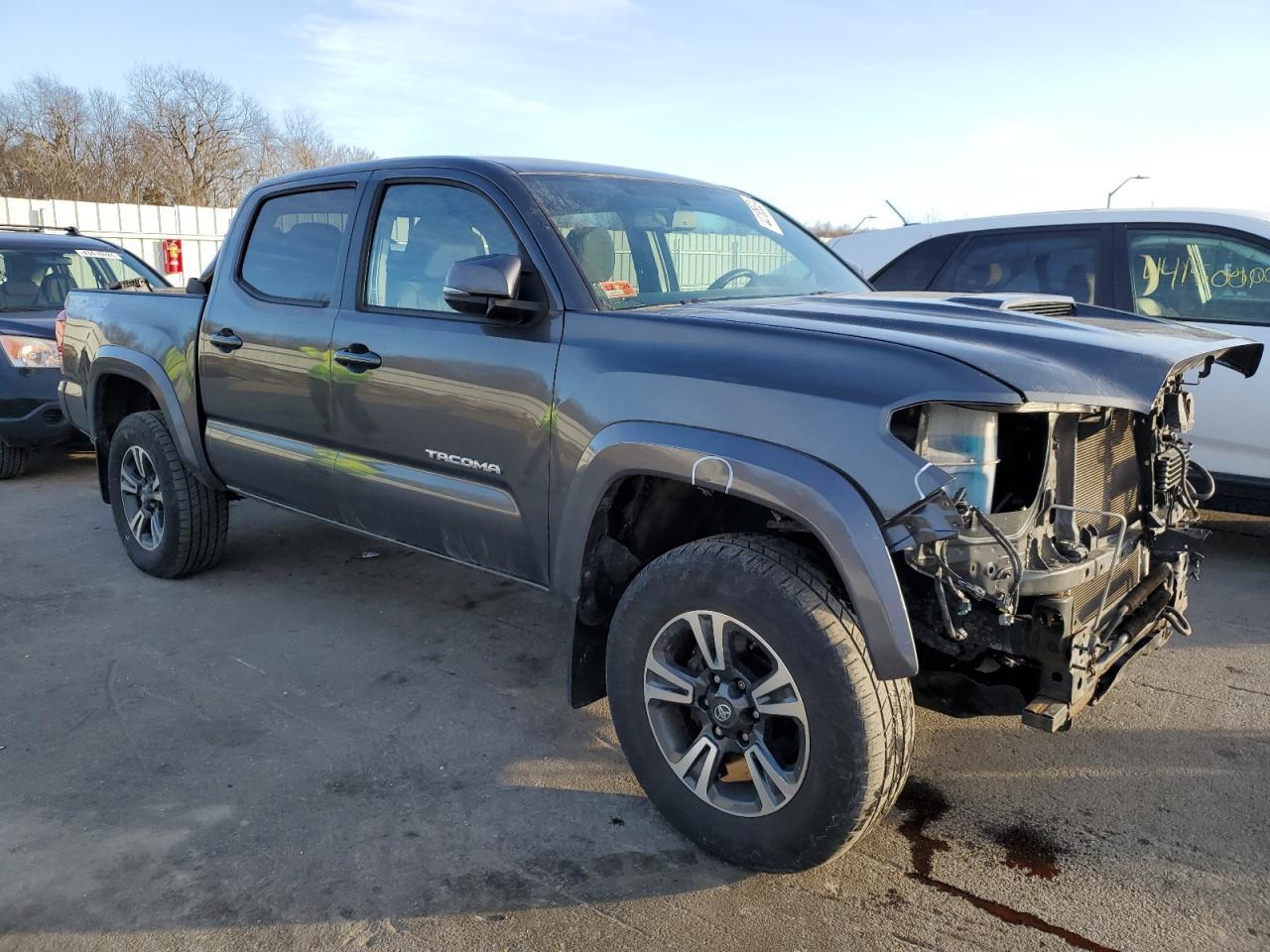 2017 TOYOTA TACOMA DOU - Фото 4