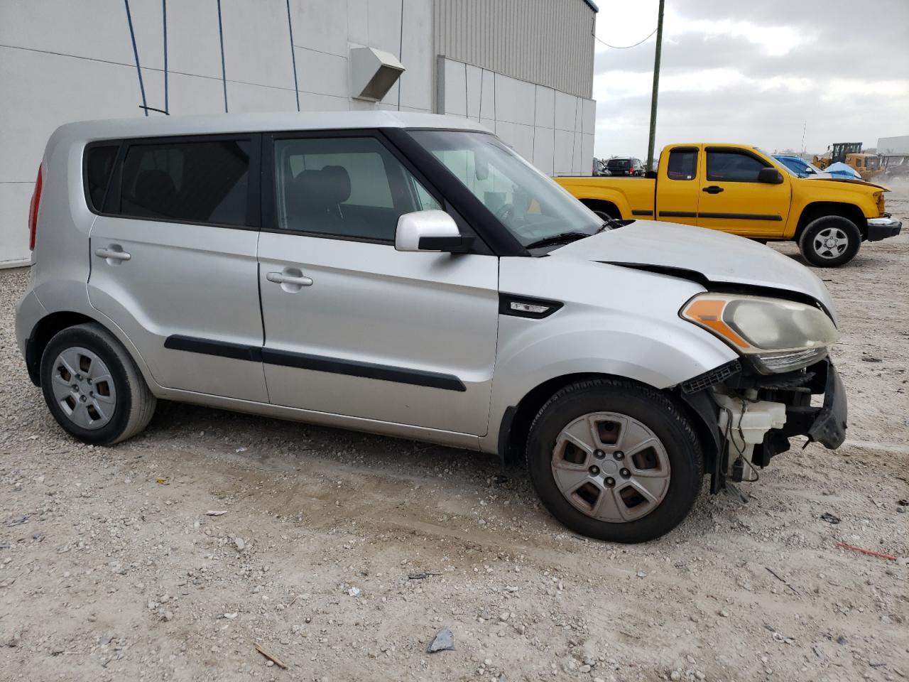 2013 KIA SOUL - Image 4