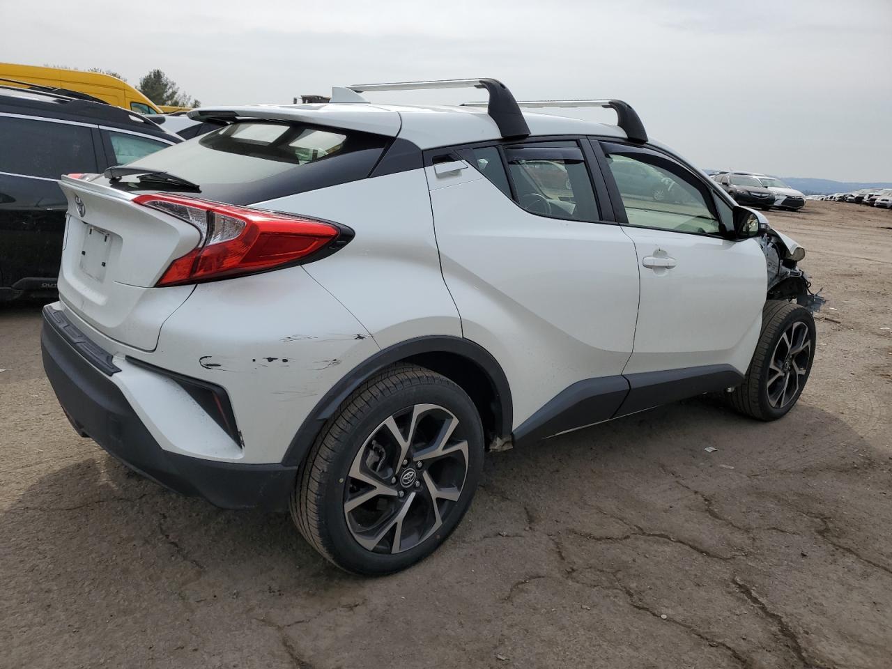 2018 TOYOTA C-HR XLE - Фото 3