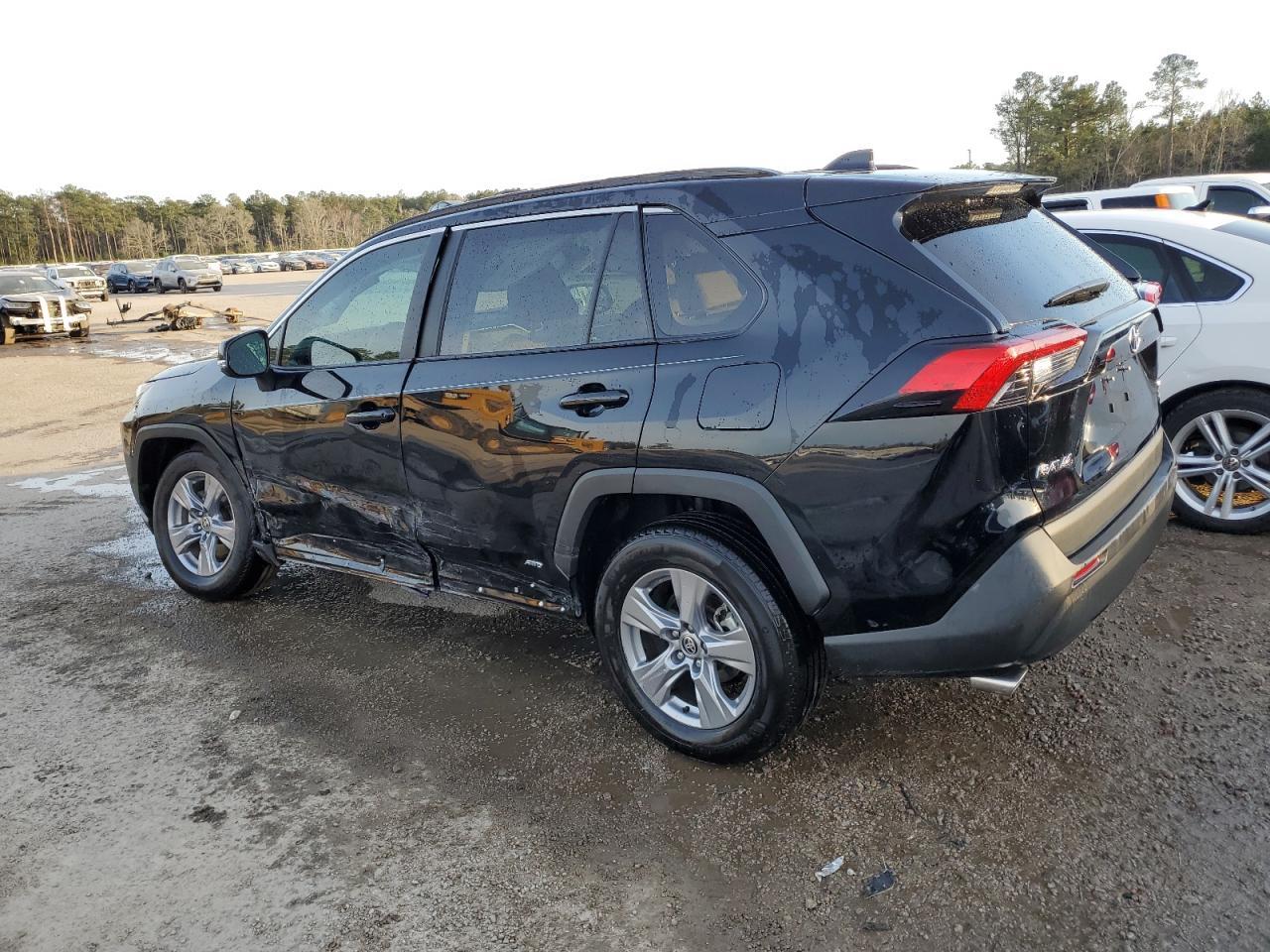 2022 TOYOTA RAV4 XLE - Фото 2