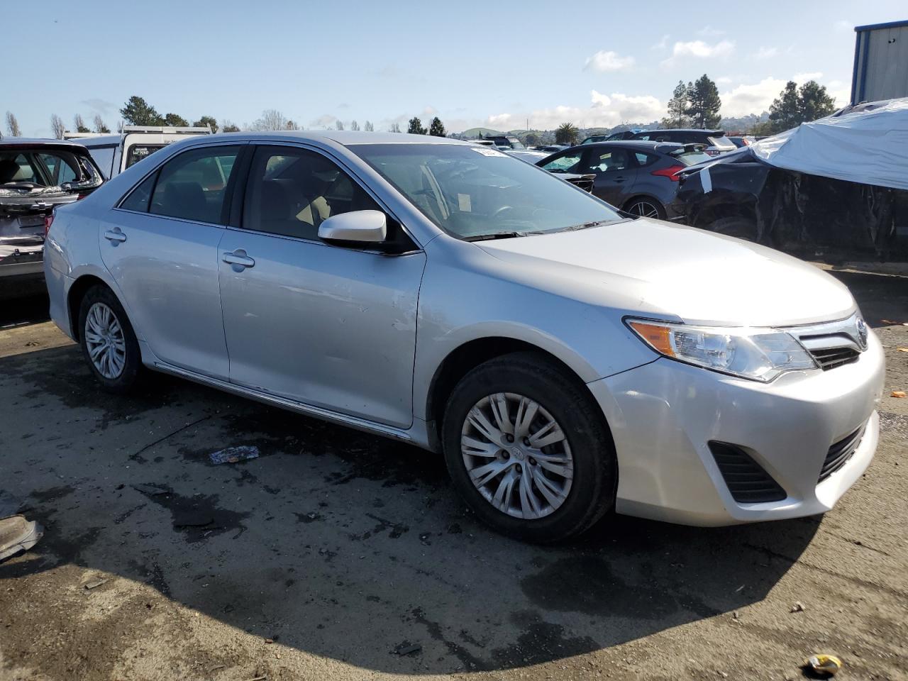 2014 TOYOTA CAMRY L - Image 4