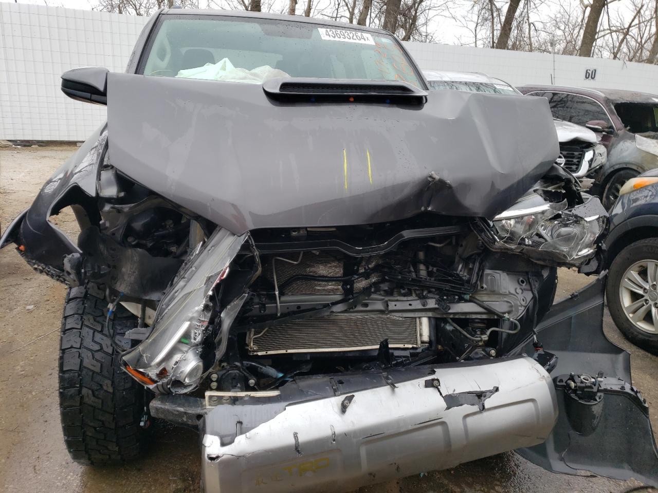 2019 TOYOTA 4RUNNER SR - Image 5