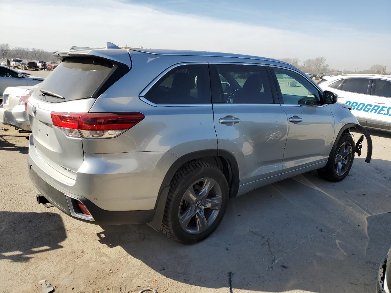 2019 TOYOTA HIGHLANDER - Фото 3