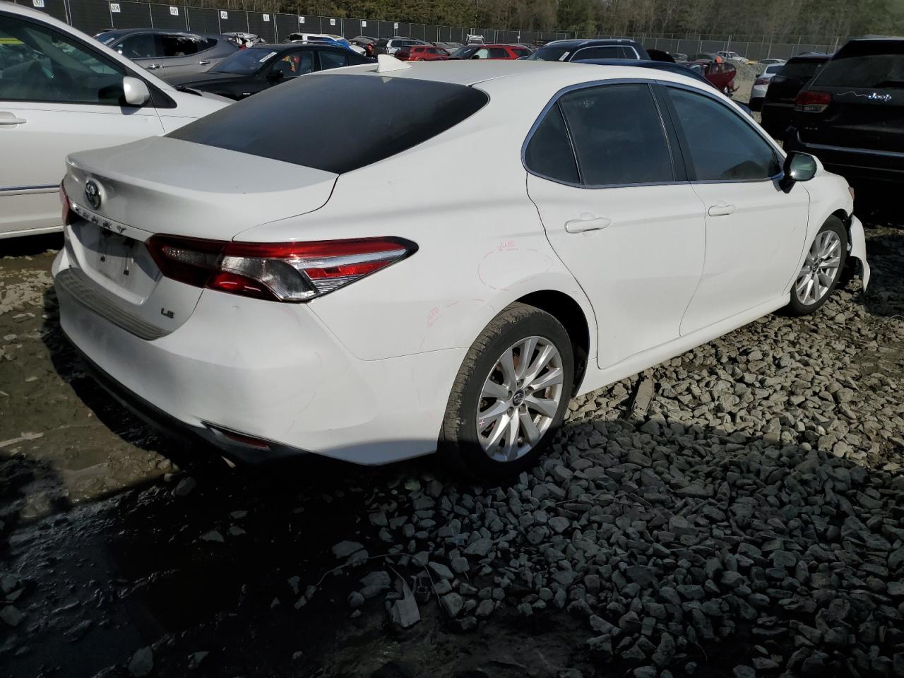 2020 TOYOTA CAMRY LE - Фото 3