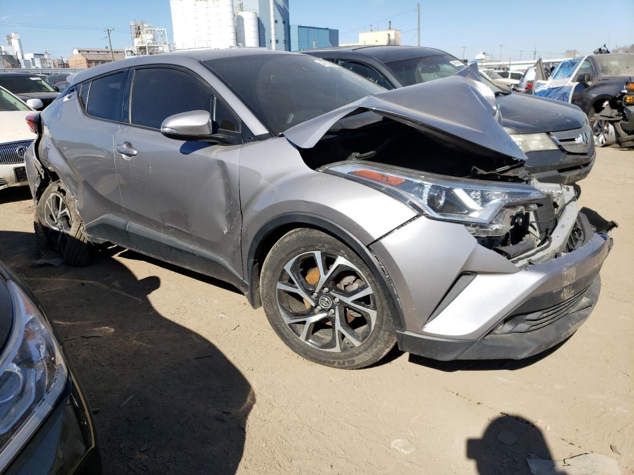 2018 TOYOTA C-HR XLE - Фото 4