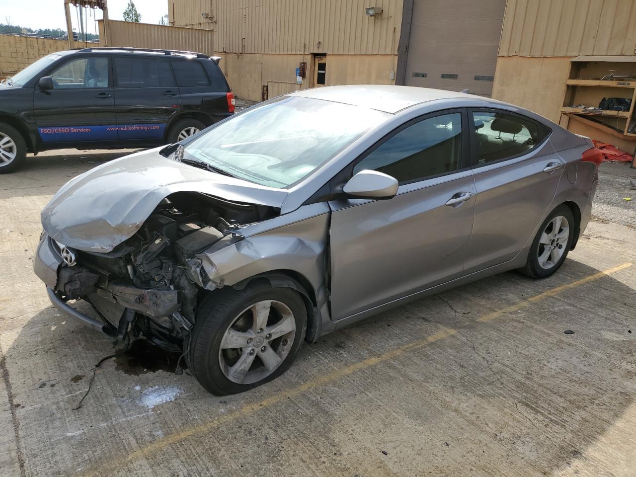 2013 HYUNDAI ELANTRA GL