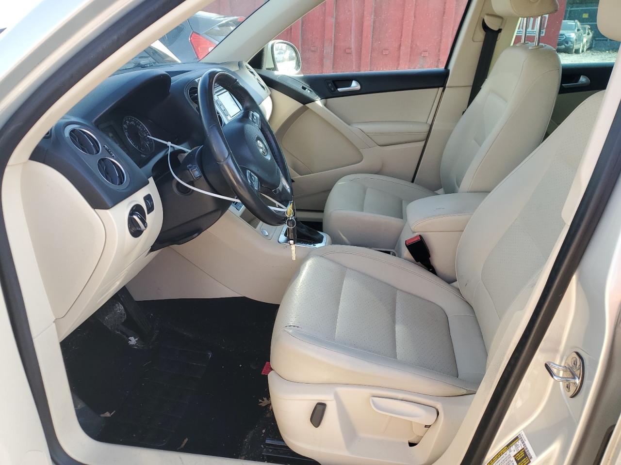 2014 VOLKSWAGEN TIGUAN S - Фото 7