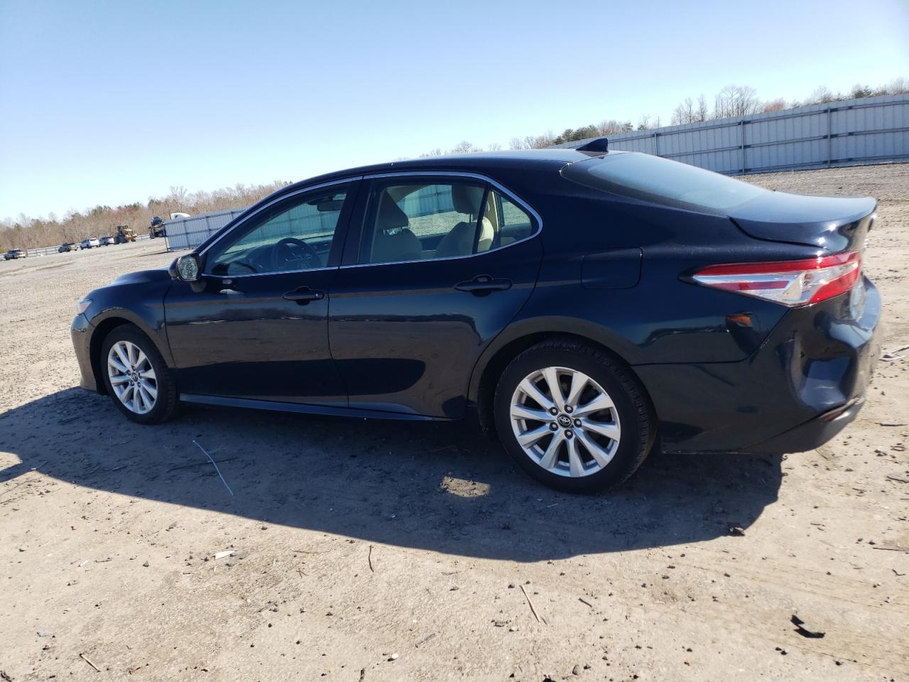 2019 TOYOTA CAMRY L - Фото 2