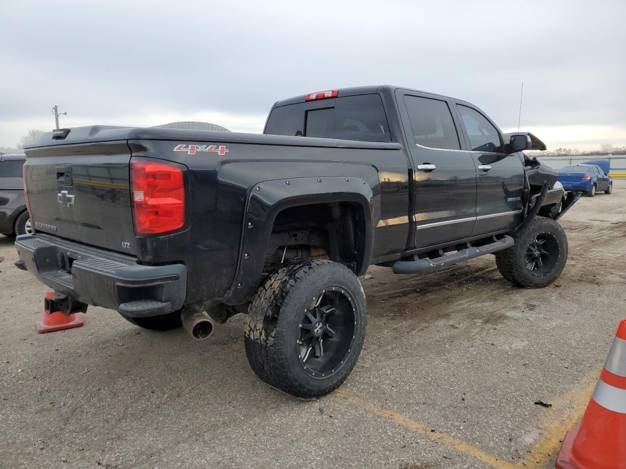 2016 CHEVROLET SILVERADO - Фото 3
