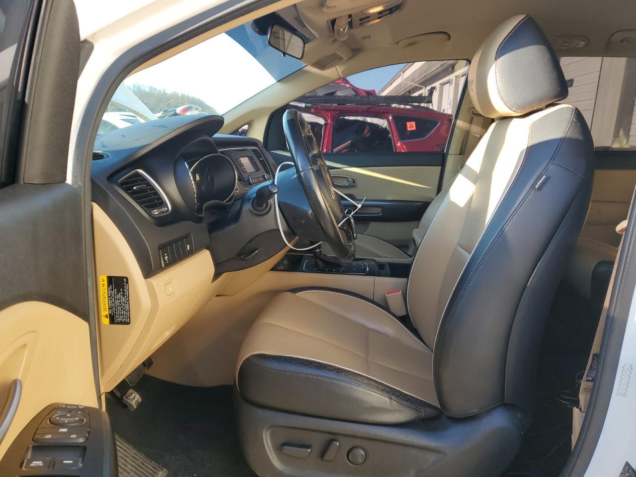 2017 KIA SEDONA LX - Image 7