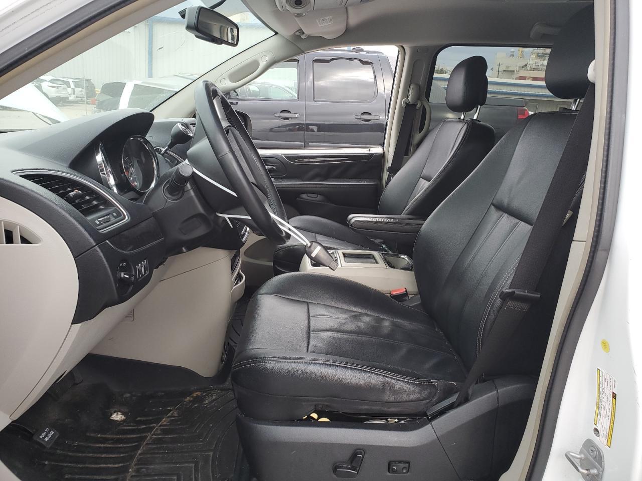 2014 CHRYSLER TOWN & COU - Фото 7